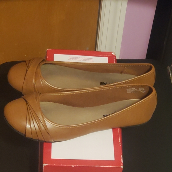 NWOT Cognac Flats by American Eagle - Picture 2 of 5